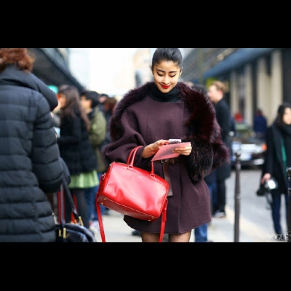 SOLD! Saint Laurent duffle bag - Picture 5 of 8